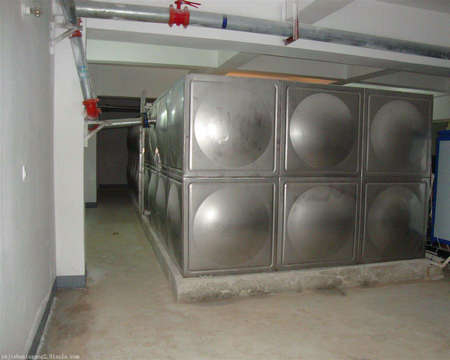 不銹鋼生活水箱的導(dǎo)流板：能否為您節(jié)約成本？